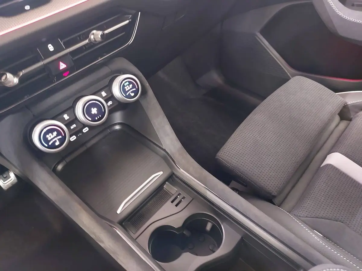 SKODA KODIAQ 1.5 TSI DSG SPORTLINE NAVI LED ACC PANO WINTER AHK