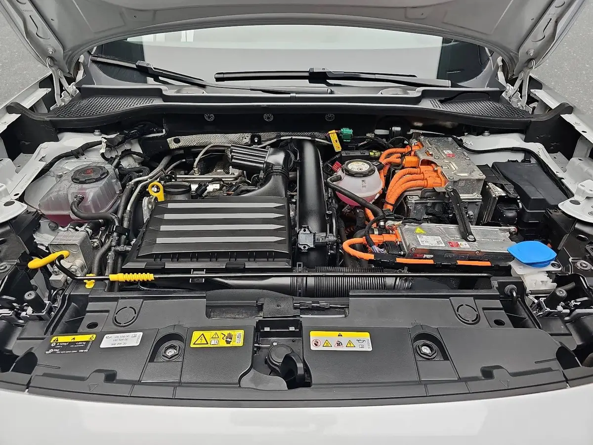 CUPRA FORMENTOR 1.4 DSG PHEV NAVI LED KAMERA