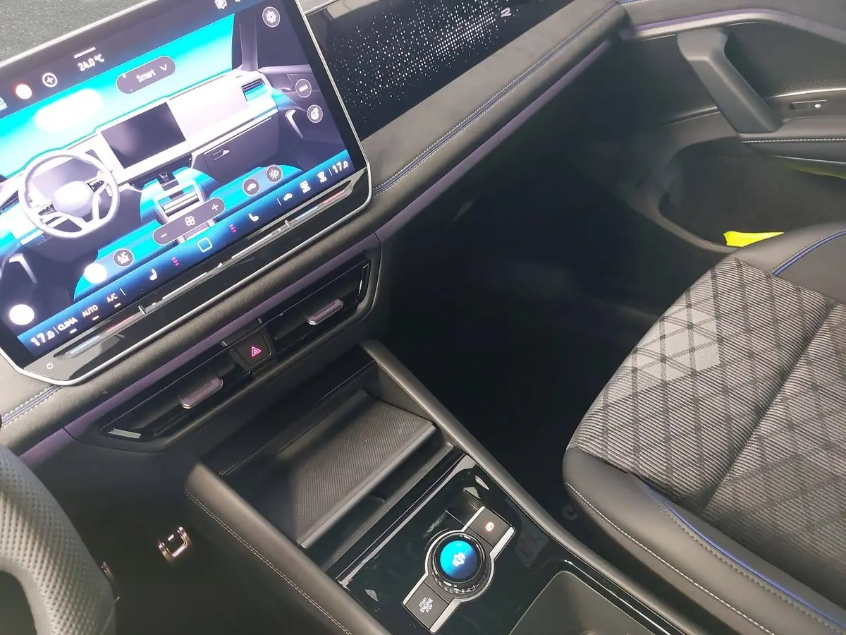 VW TIGUAN 2.0 TDI DSG R-LINE NAVI LED PANO