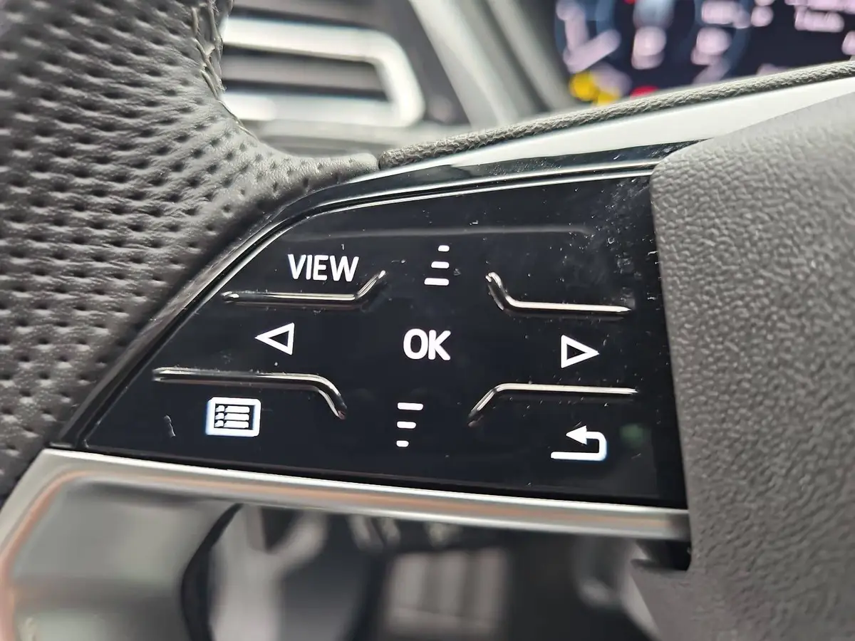 AUDI Q4 E-TRON 45 S-LINE 82KWH LED-MATRIX KAMERA