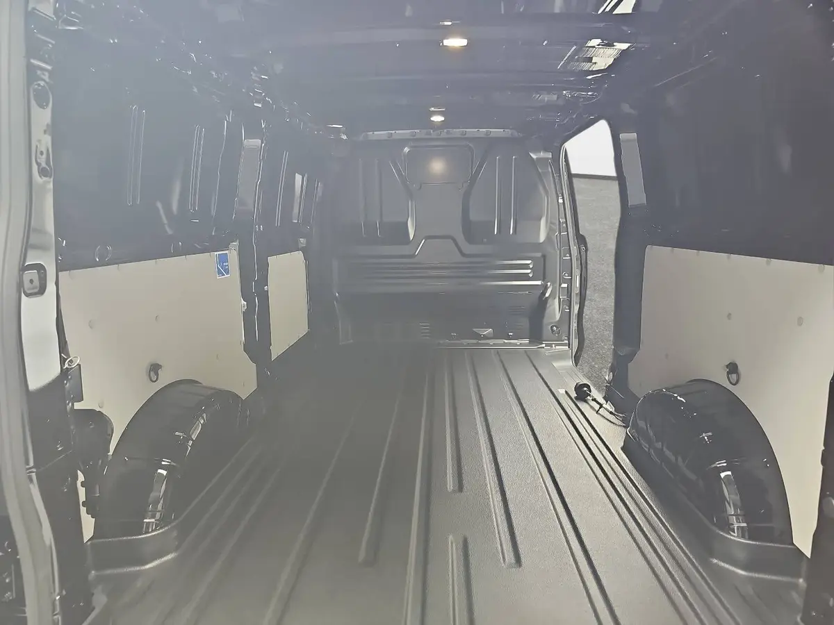 VW T7 TRANSPORTER 2.0 TDI DSG KASTEN L2H1 LED