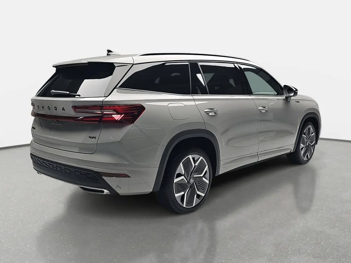 SKODA KODIAQ 2.0 TSI DSG SPORTLINE 4X4 NAVI LED AHK
