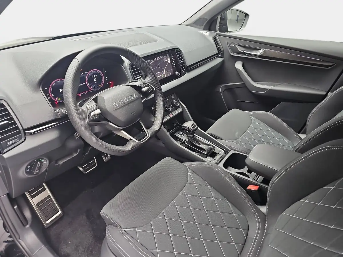 SKODA KAROQ 1.5 TSI DSG SPORTLINE NAVI LED-MATRIX PANO CANTON