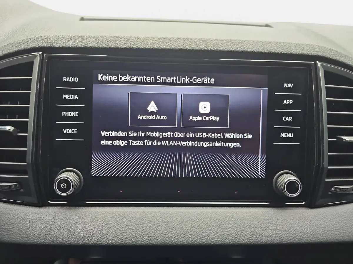 SKODA KAROQ 1.5 TSI DSG SELECTION LED AHK WINTER