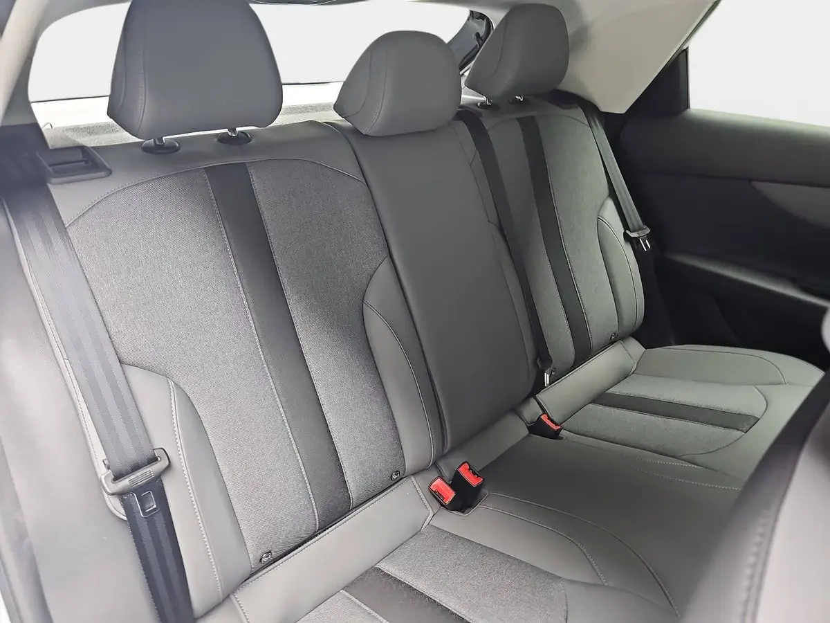 MG MG4 EV 64 KWH MY26 PREMIUM
