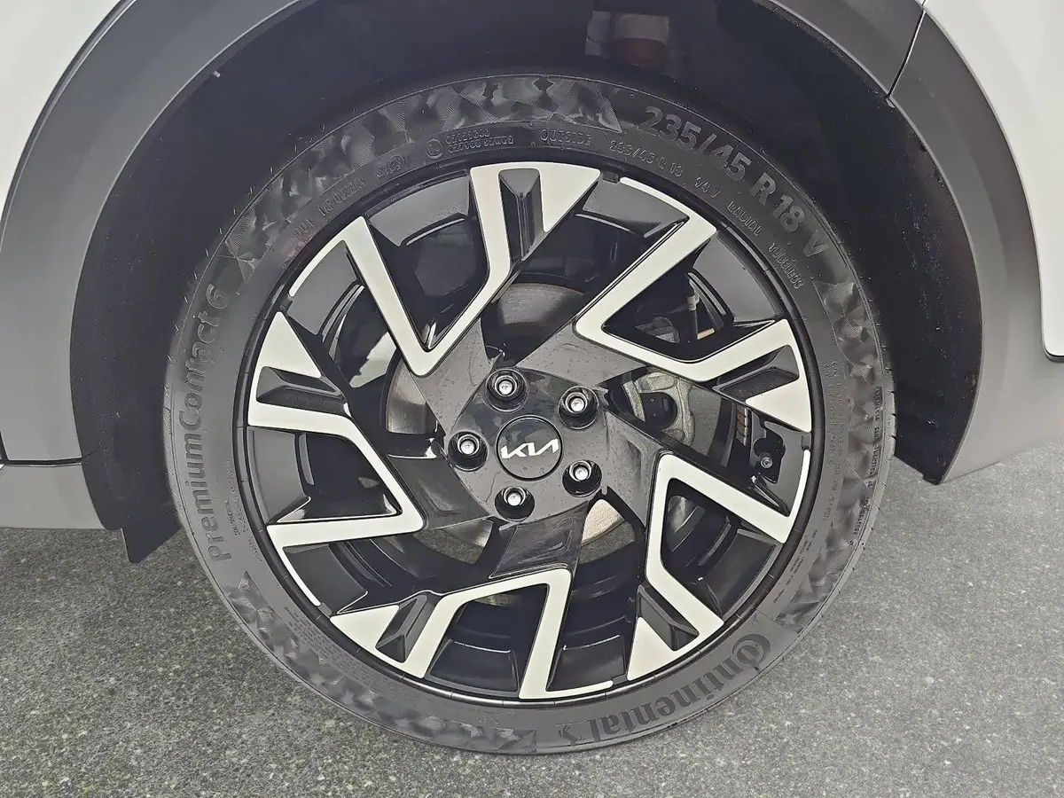 KIA XCEED 1.5 T-GDI DCT SPIRIT XCLUSIVE LED GRA WINTER AHK