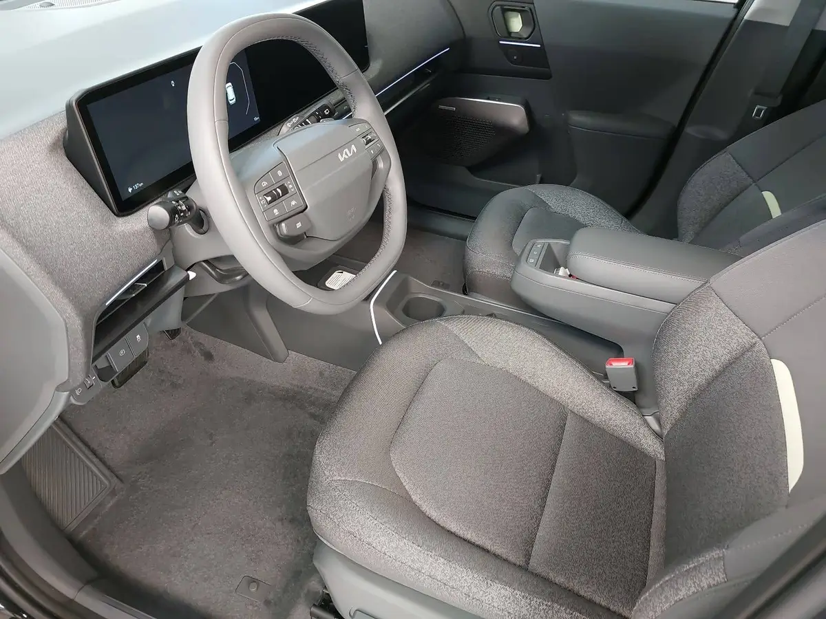 KIA EV2 61.0 KWH EARTH MJ27 4SITZE WINTER-CONNECT TECHN DRIVEWISE-PARK DESIGN
