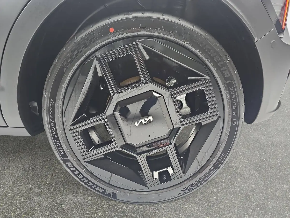 KIA EV2 61.0 KWH BLACK LINE MJ27 4SITZE DRIVEWISE-PARK KOMFORT