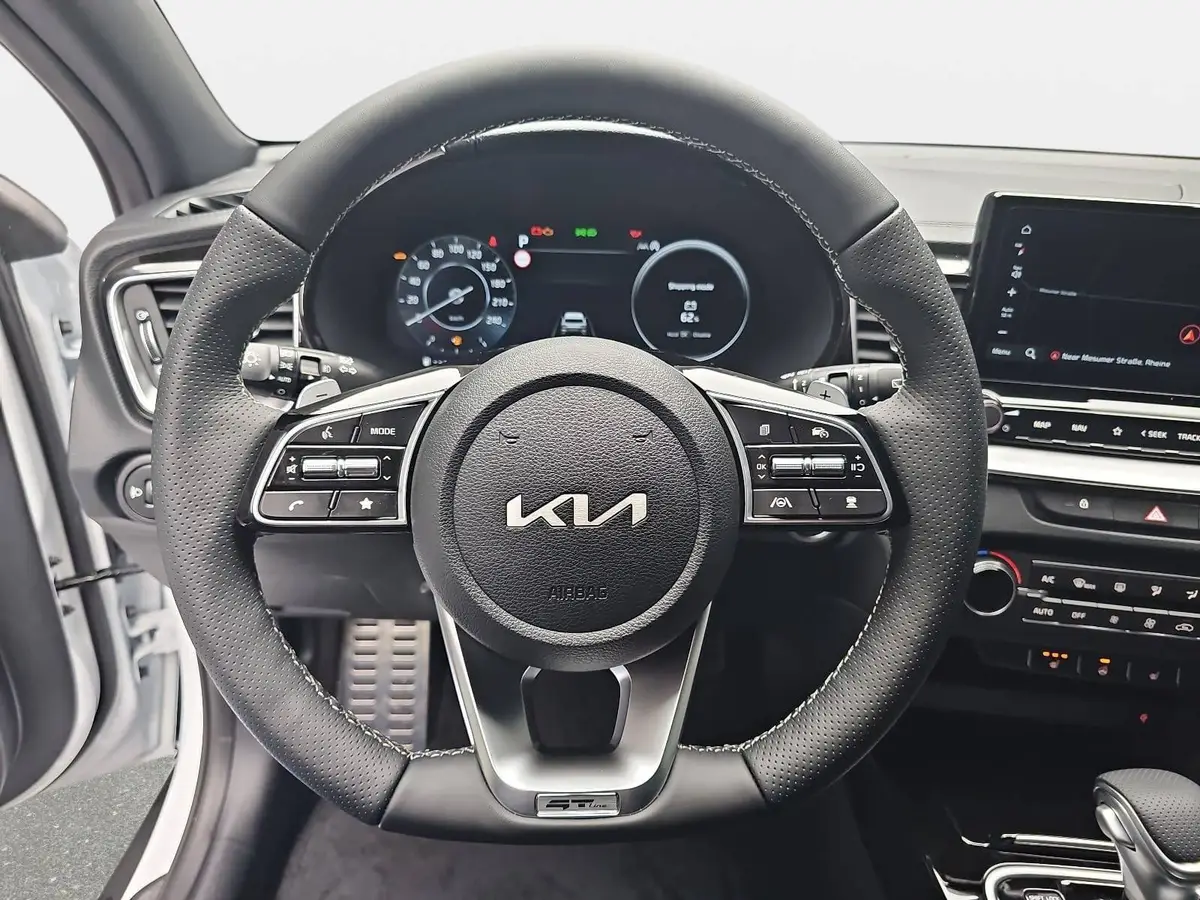 KIA XCEED 1.6 T-GDI 180 DCT GT-LINE MJ26 LEDER GLASDACH