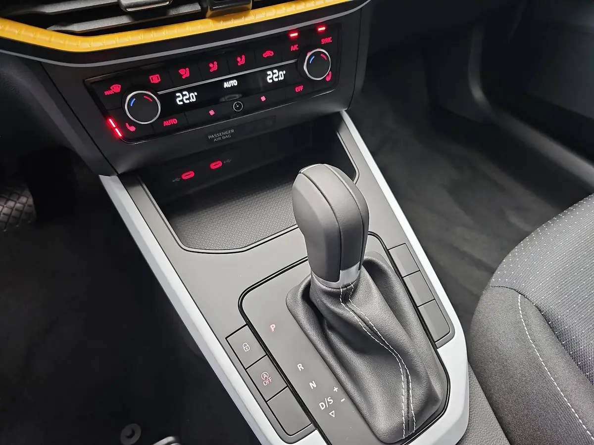 SEAT ARONA 1.0 TSI DSG STYLE LED KLIMAAUTO SMARTLINK PDC LM16