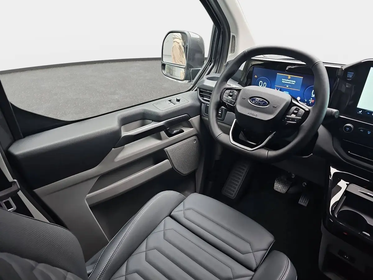 FORD TOURNEO CUSTOM 2.0 ECOBLUE AUTO. L1 TITANIUM X NAVI LED AHK