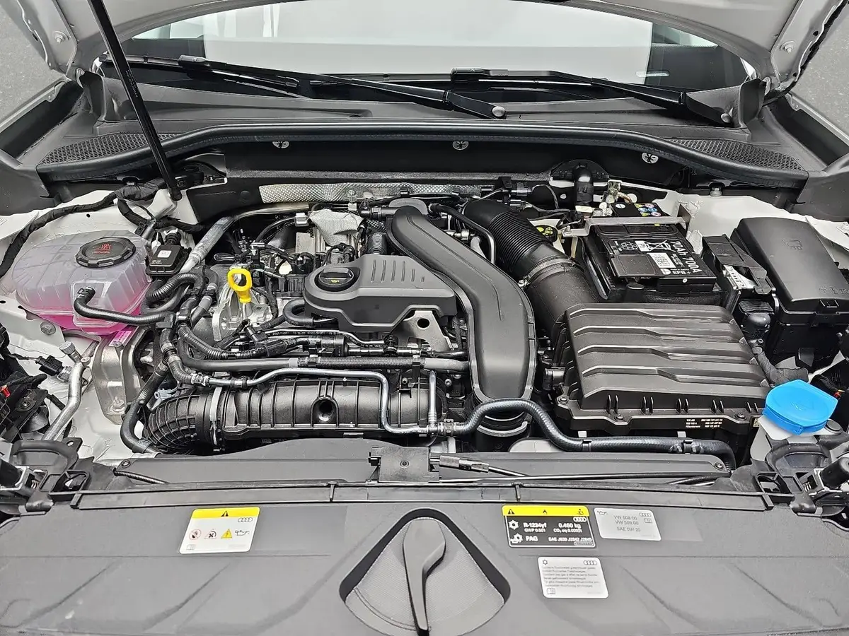 AUDI Q2 35 TFSI S-TRONIC S LINE NAVI LED ACC EL.HECKKL. WI