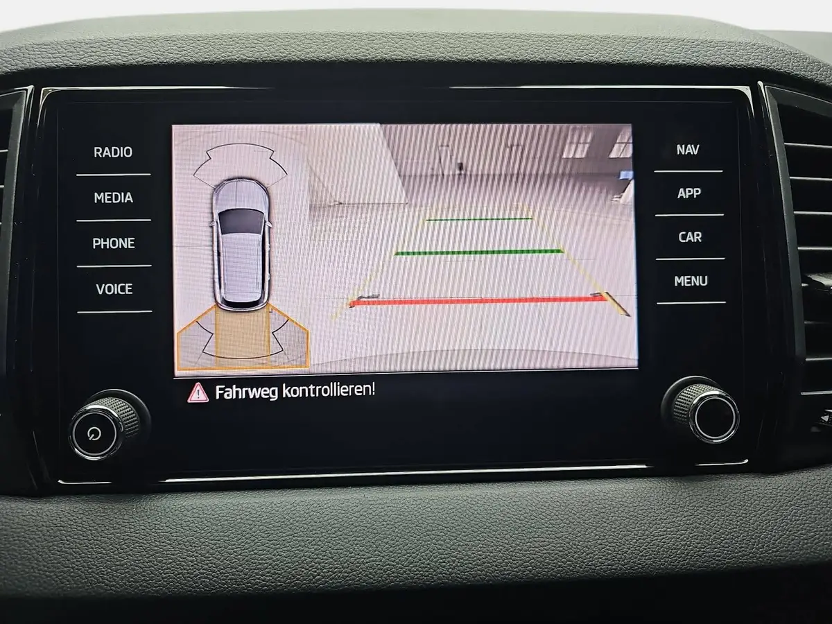 SKODA KAROQ 1.5 TSI DSG SPORTLINE NAVI LED-MATRIX PANO CANTON