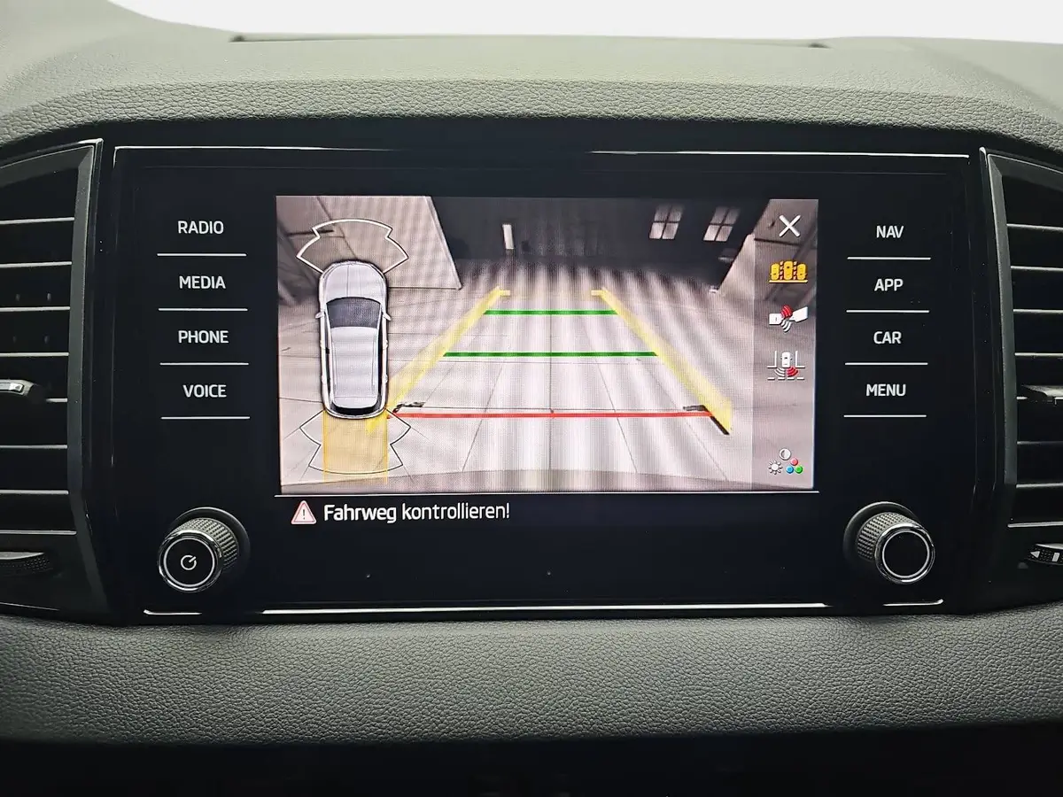 SKODA KAROQ 2.0 TDI DSG SPORTLINE 4X4 WINTER AHK