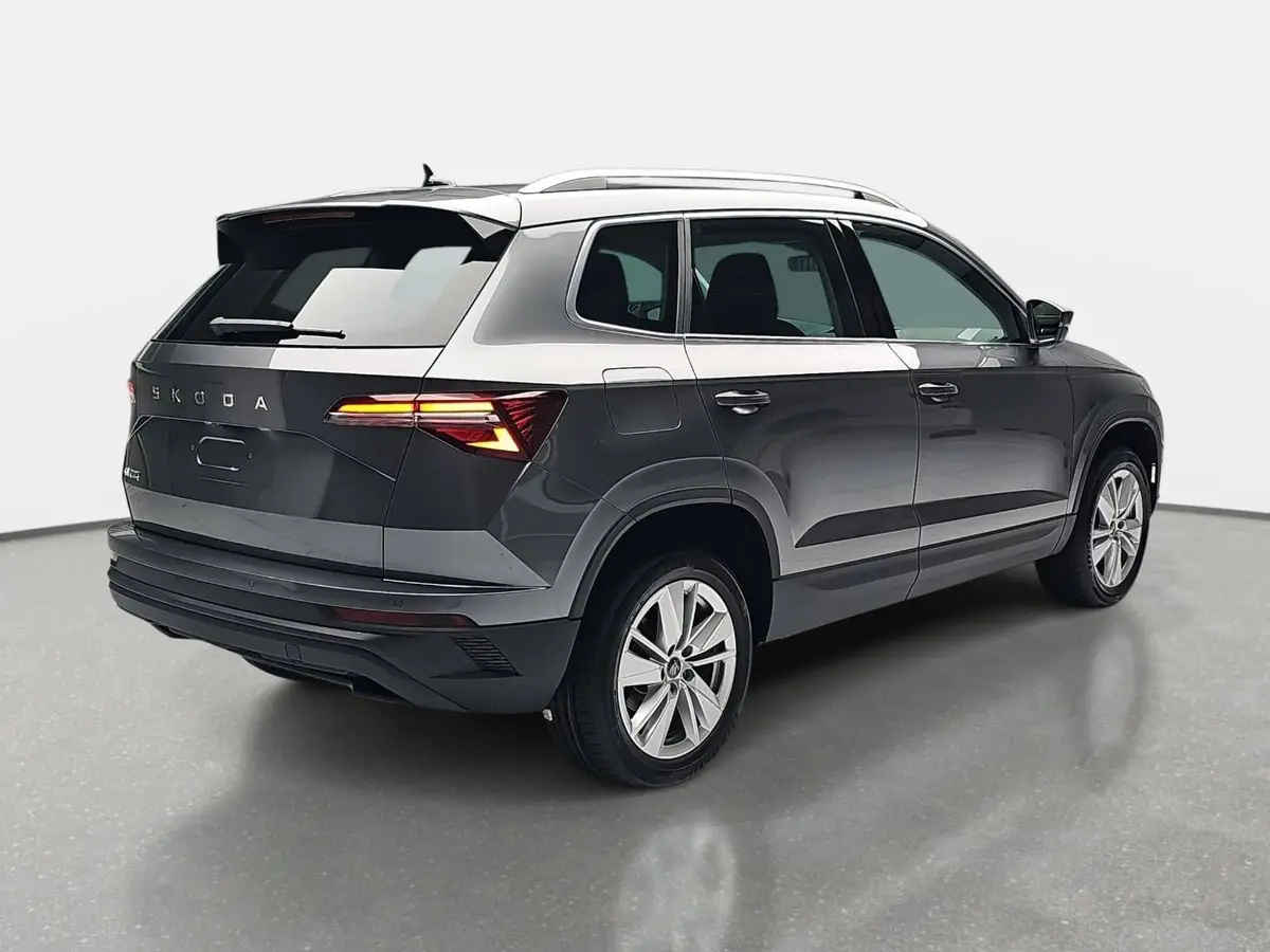 SKODA KAROQ 1.5 TSI DSG SELECTION LED ACC AHK