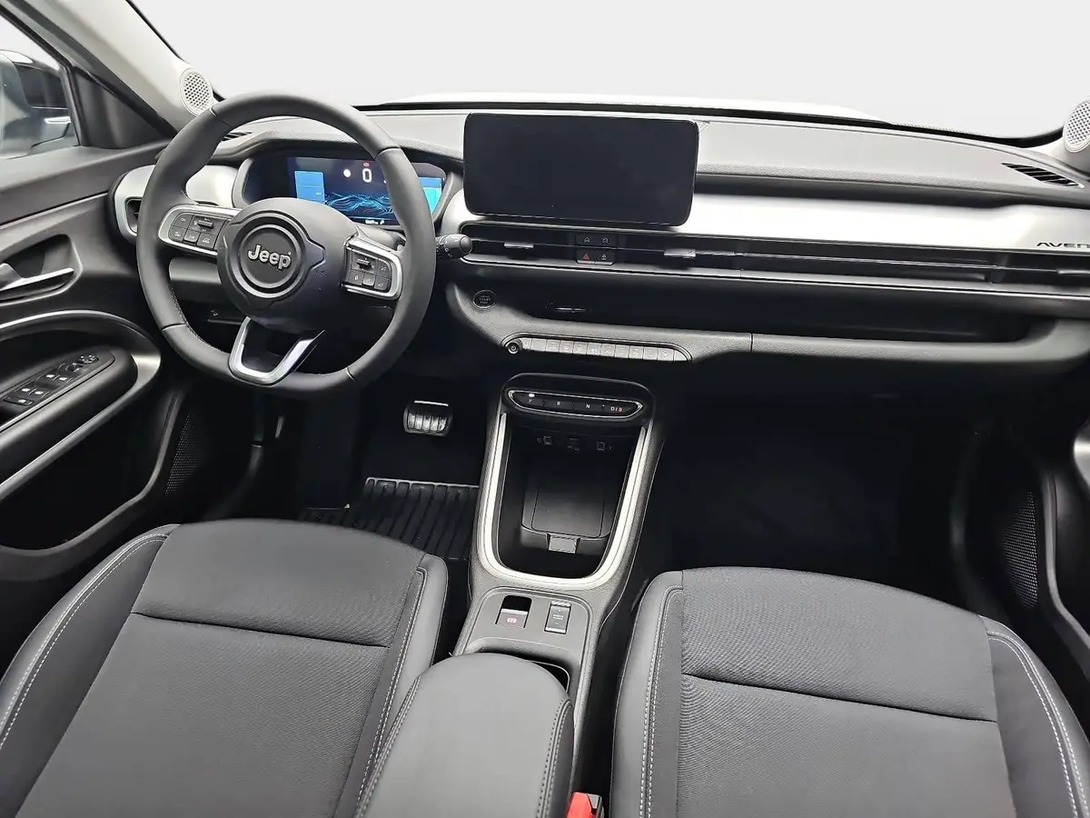 JEEP AVENGER AUTO. 51KWH ALTITUDE LED PANO LM17