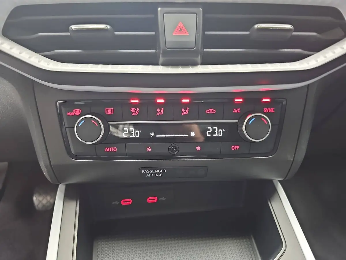 SEAT ARONA 1.0 TSI STYLE NAVI LED PDC LM16