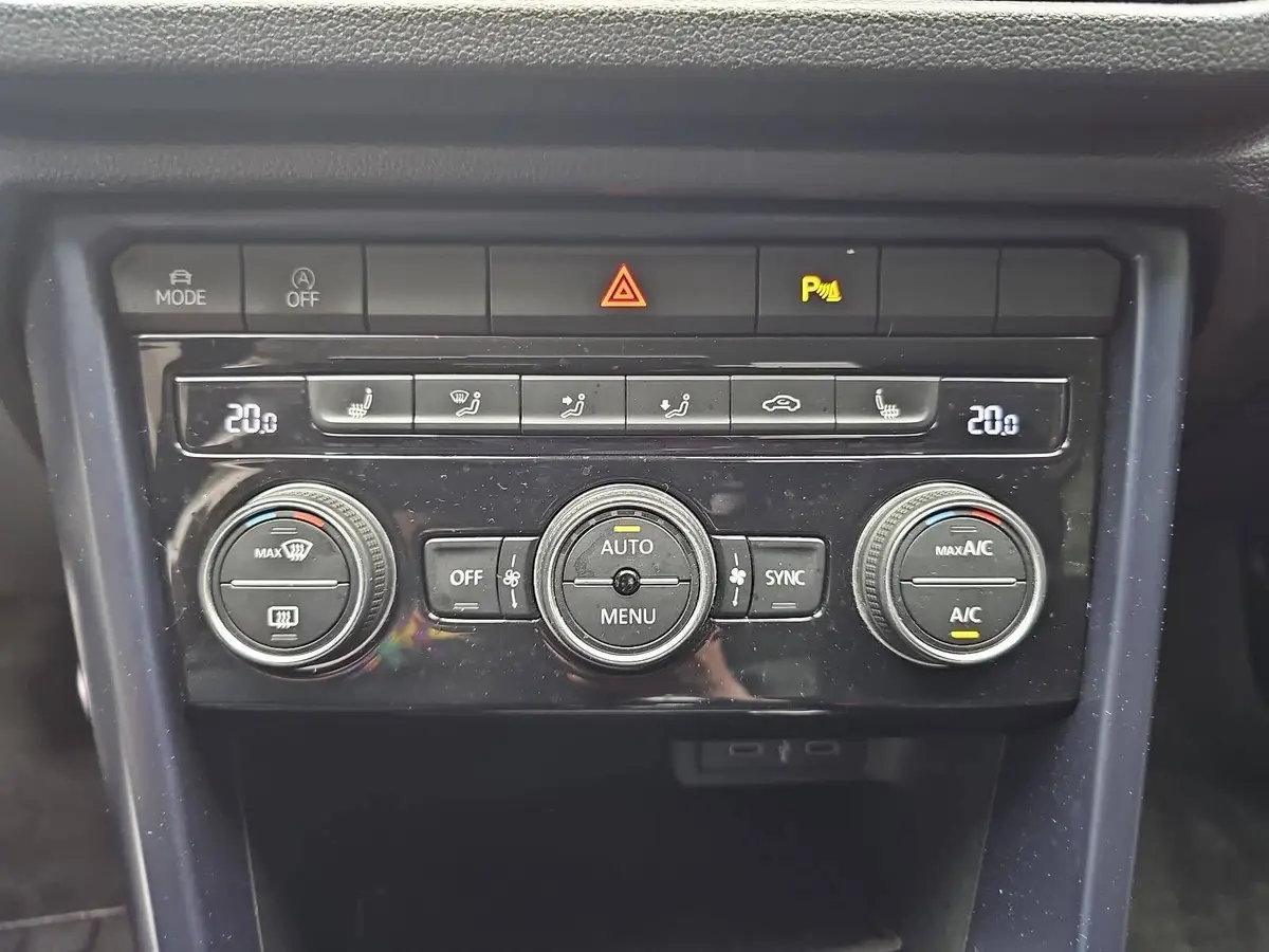 VW T-ROC 2.0 TDI UNITED NAVI AHK PDC