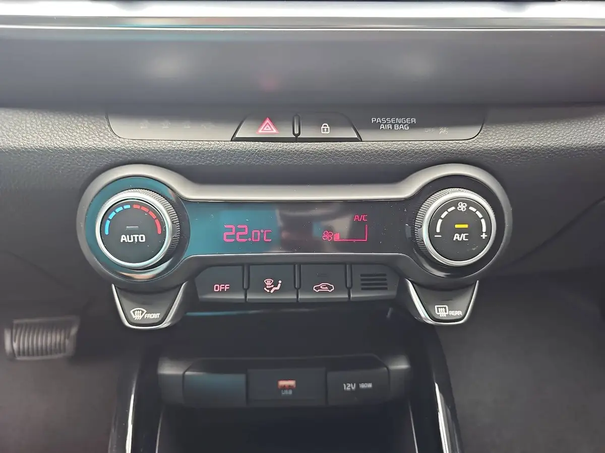 KIA STONIC 1.0 T-GDI DCT Navi Winter Kamera