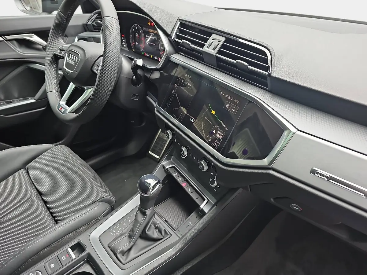 AUDI Q3 35 TDI S-TRONIC S LINE NAVI LED PANO ACC BLACK+ KA