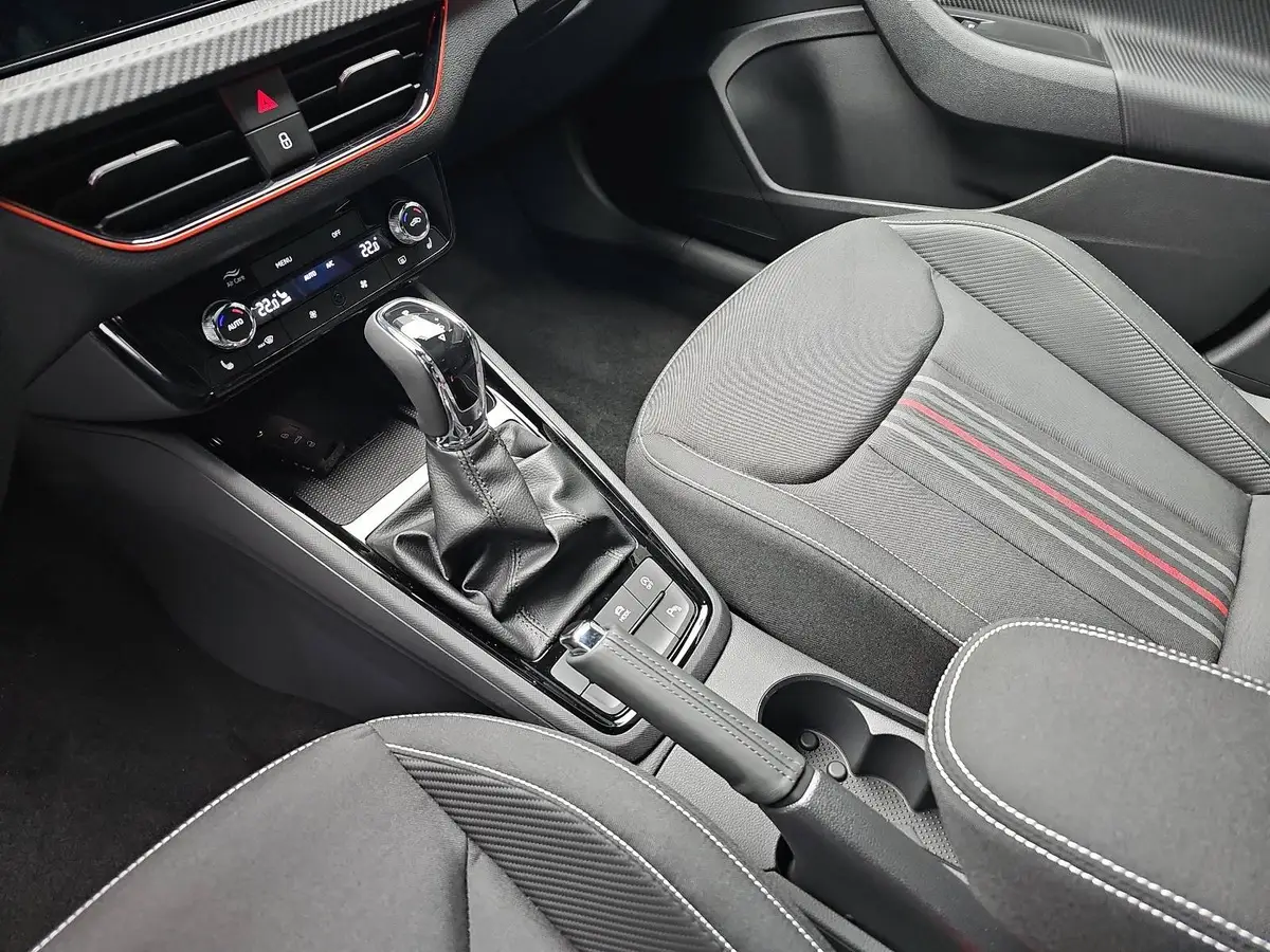 SKODA KAMIQ 1.0 TSI DSG MONTE CARLO LED PANORAMA WINTER KAMERA