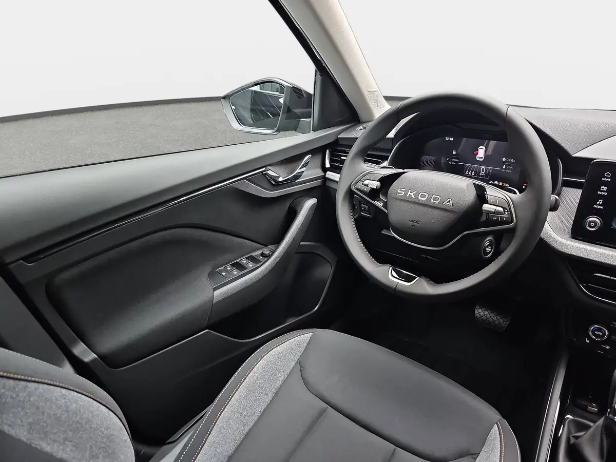 SKODA KAMIQ 1.0 TSI DSG 130 JAHRE LED KLIMAUTO WINTER SICHT KA