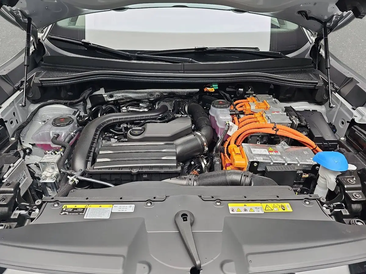 SKODA KODIAQ 1.5 TSI DSG IV PHEV SPORTLINE AHK PANO LM