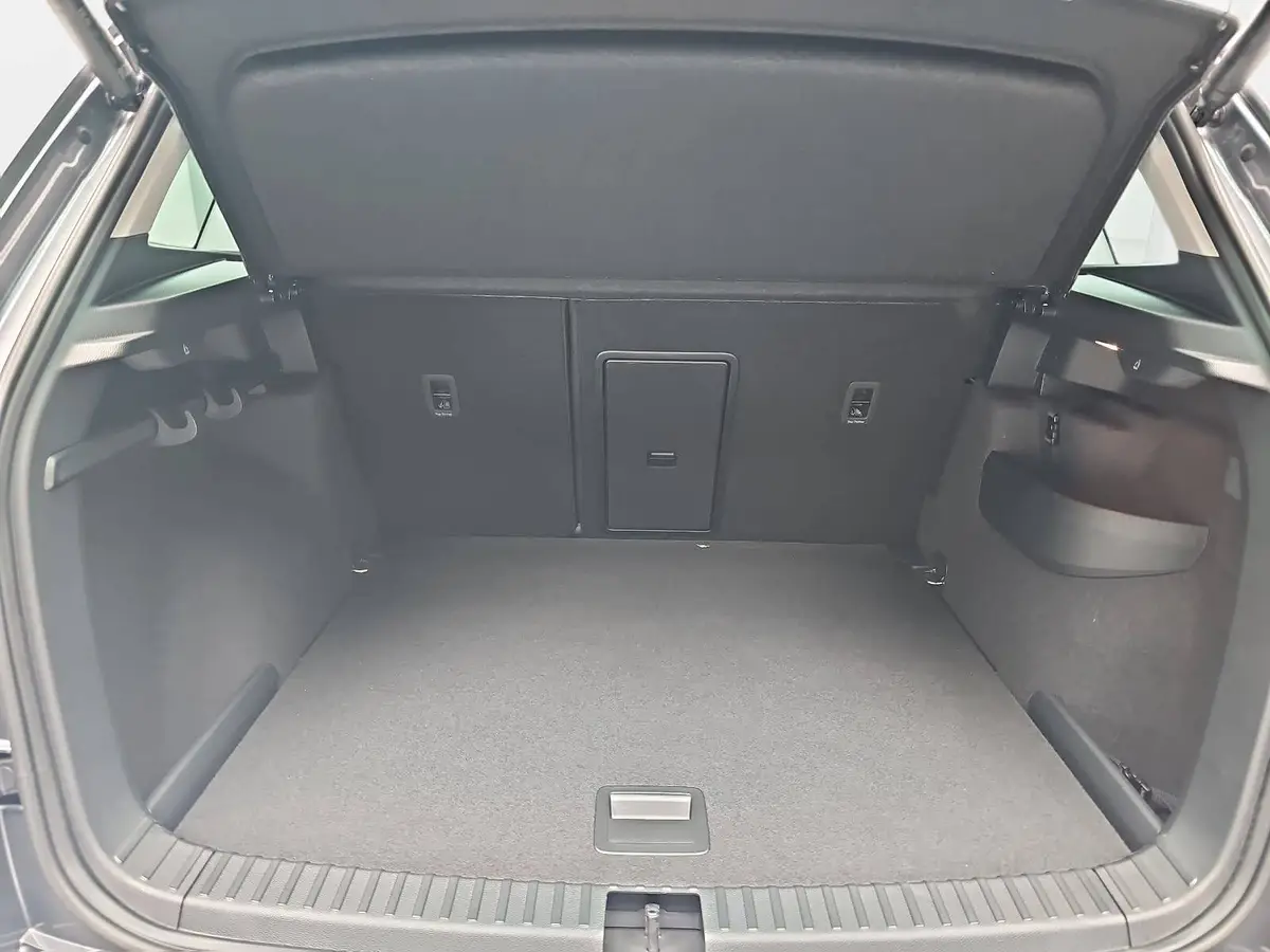 SKODA KAROQ 2.0 TDI DSG DRIVE NAVI LED AHK LM