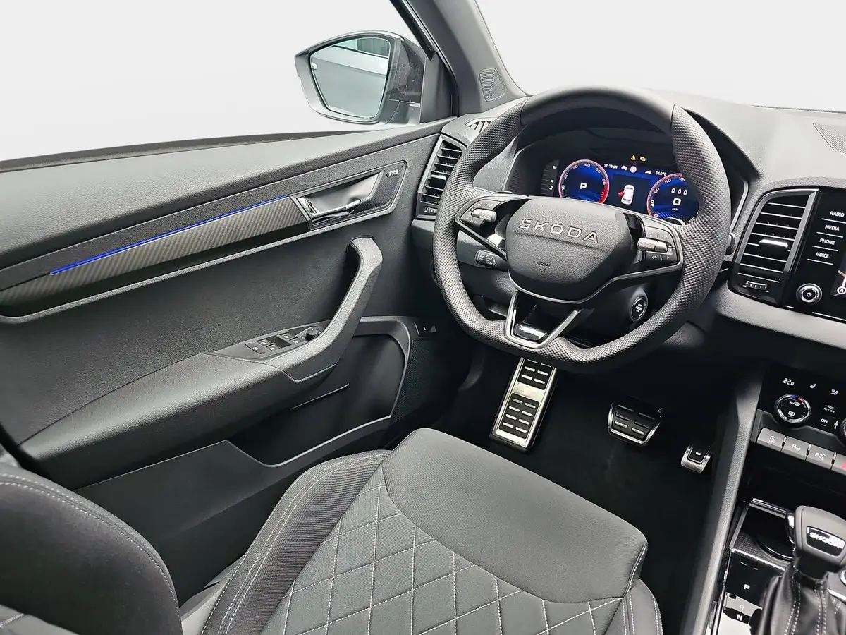 SKODA KAROQ 1.5 TSI DSG SPORTLINE NAVI LED AHK