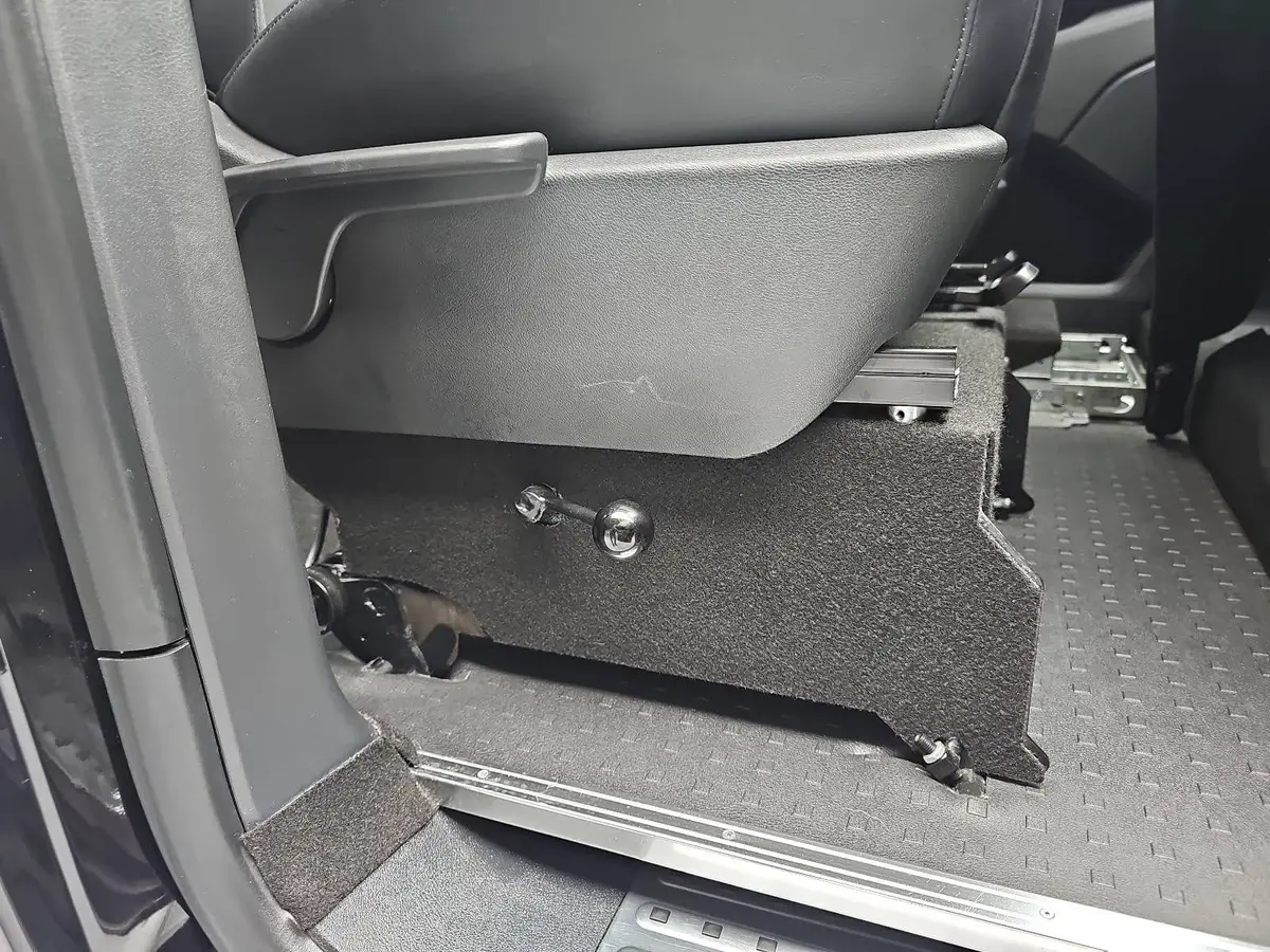 VW T6 MULTIVAN TDI DSG 4M BEHINDERTENUMBAU