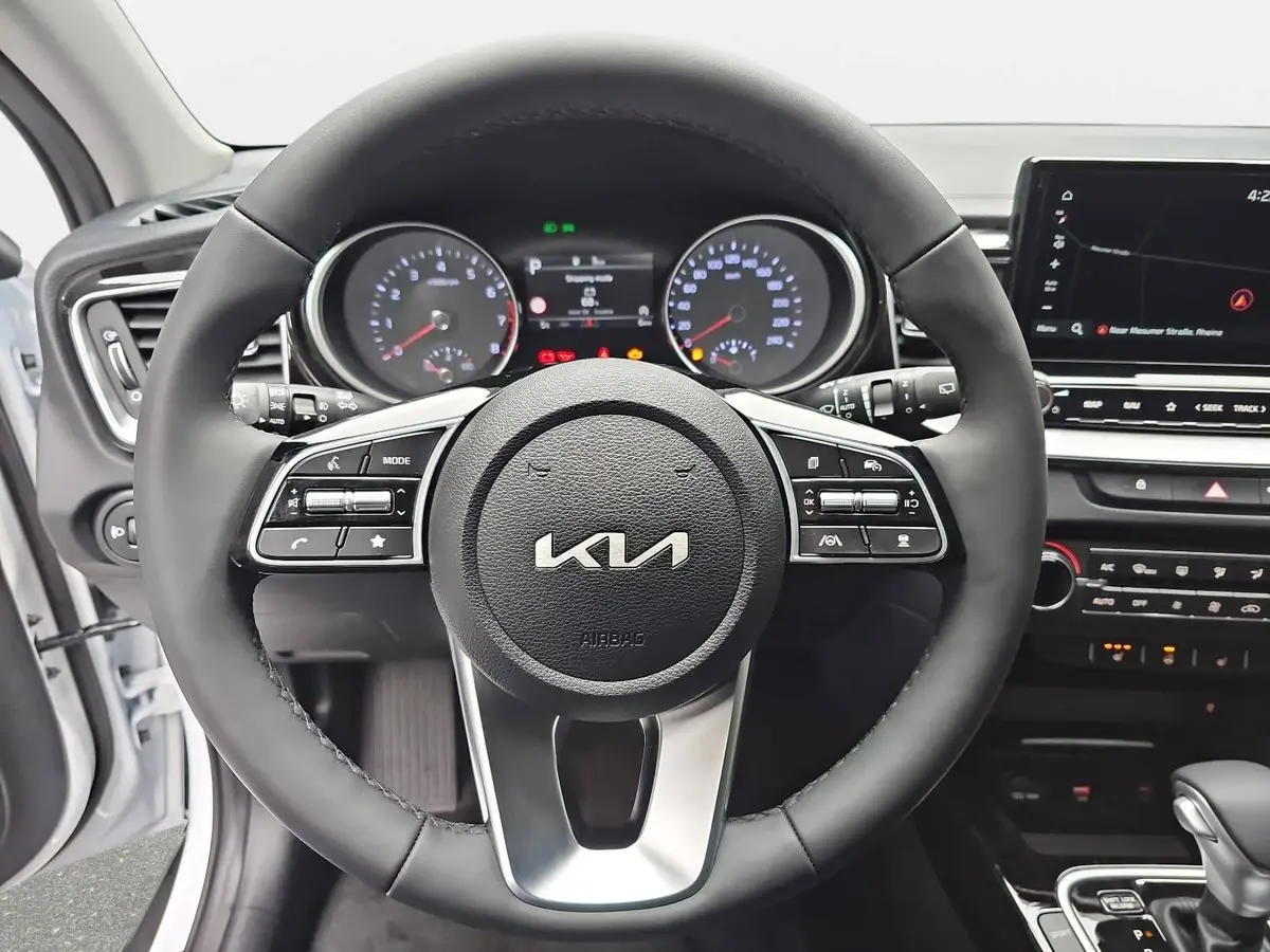 KIA XCEED 1.6 T-GDI 150 DCT SPIRIT MJ26 XCLUSIVE GLASDACH