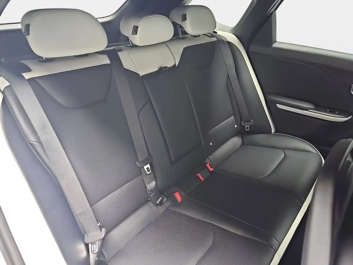 KIA K4 SW 1.6 T-GDI 180 PS DCT7 GT-LINE MJ26 DW-PARK-PRO SITZ SOUND DESIGN GLASDACH