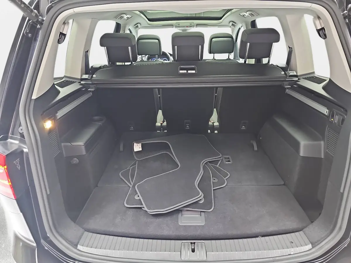 VW TOURAN 1.5 TSI DSG HIGHLINE R-LINE NAVI LED ACC PANO KAME