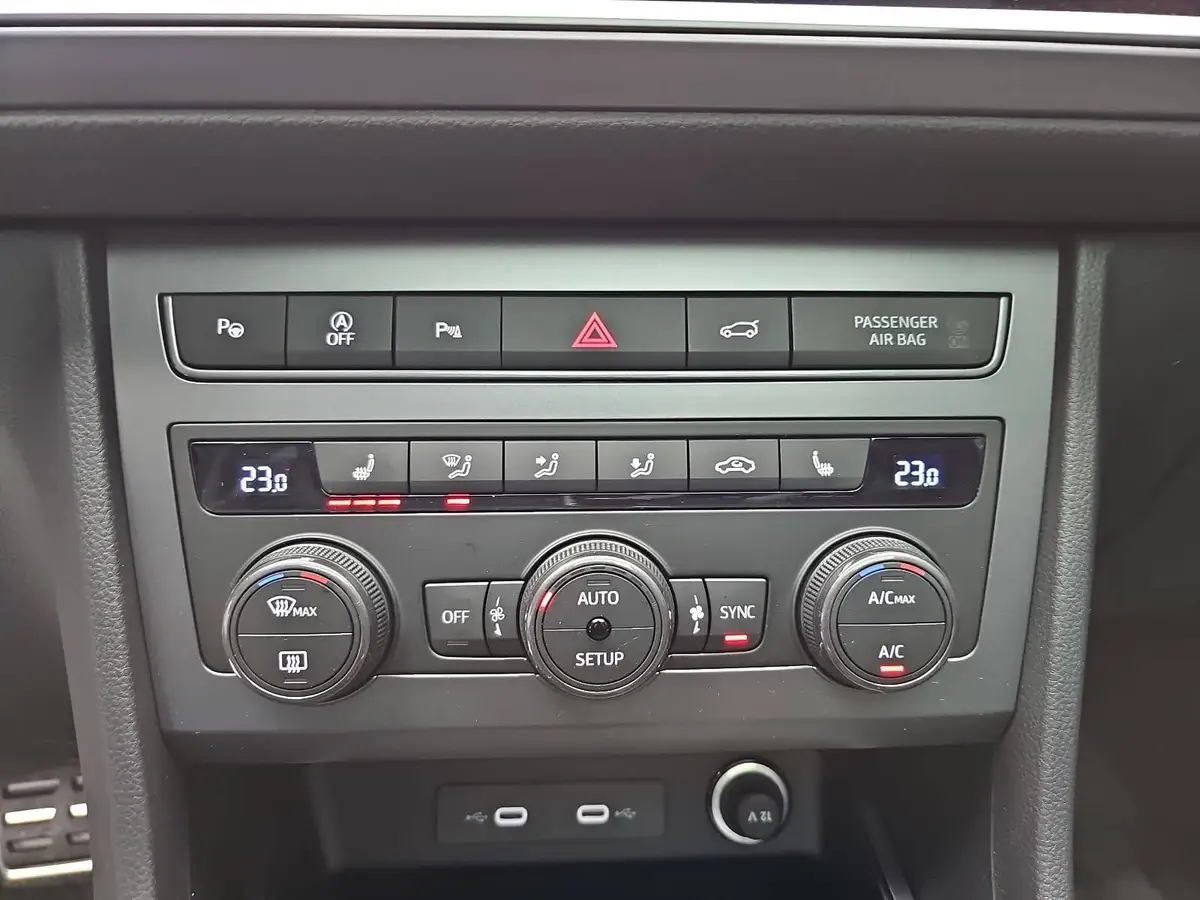 CUPRA ATECA 1.5 TSI DSG NAVI LED ACC PANO EL.HECKKLAPPE KAMERA