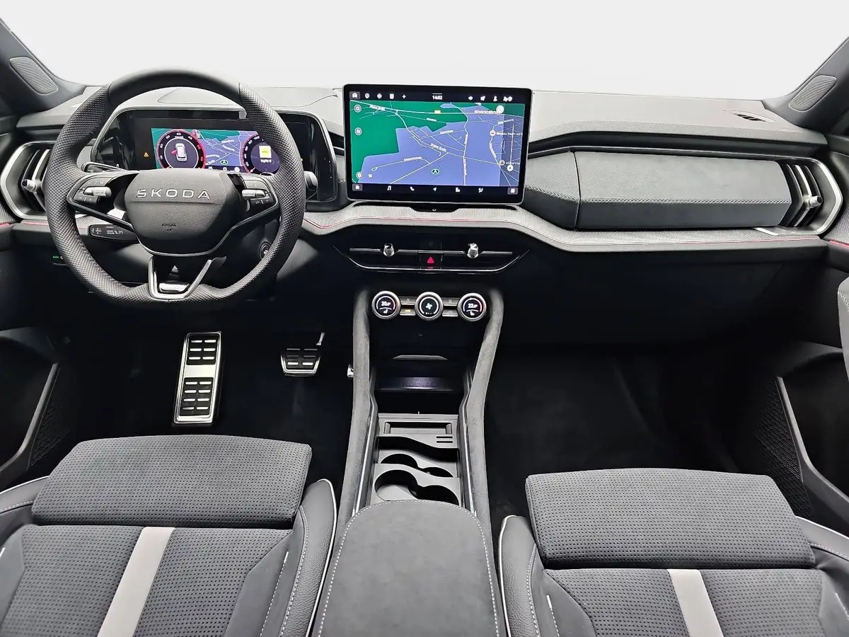 SKODA KODIAQ 2.0 TDI DSG SPORTLINE 4X4 PANO AHK
