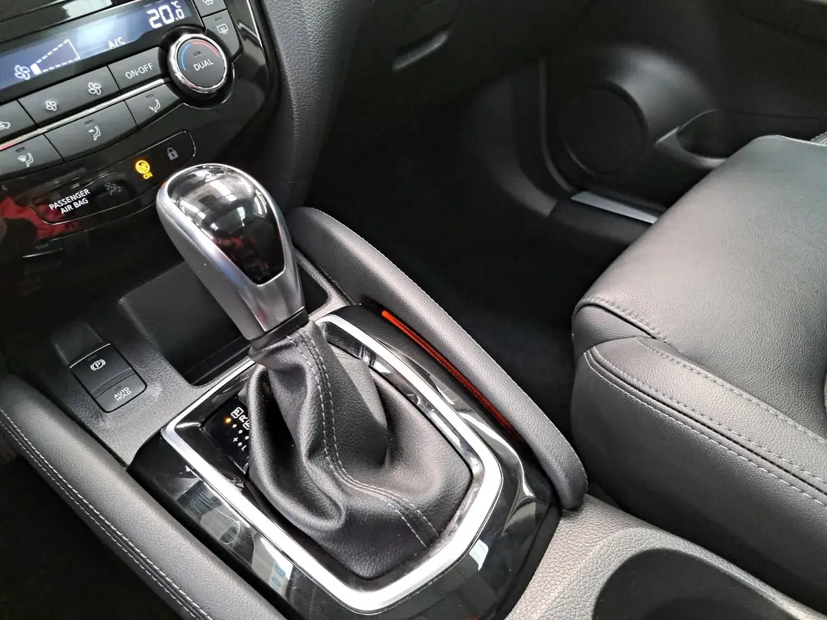 NISSAN QASHQAI 1.3 DIG-T TEKNA ACC P-ASSIST