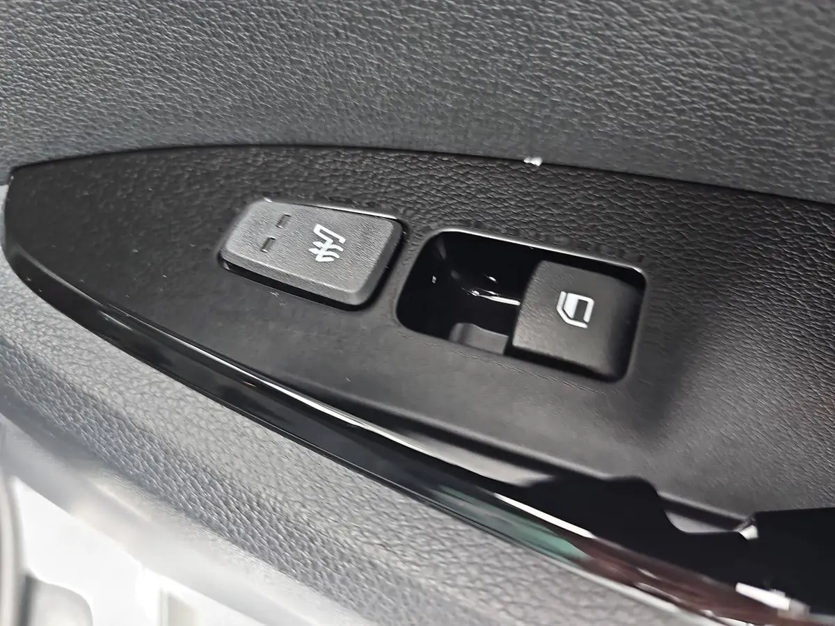 KIA SPORTAGE 1.6 T-GDI DCT VISION NAVI LED AHK