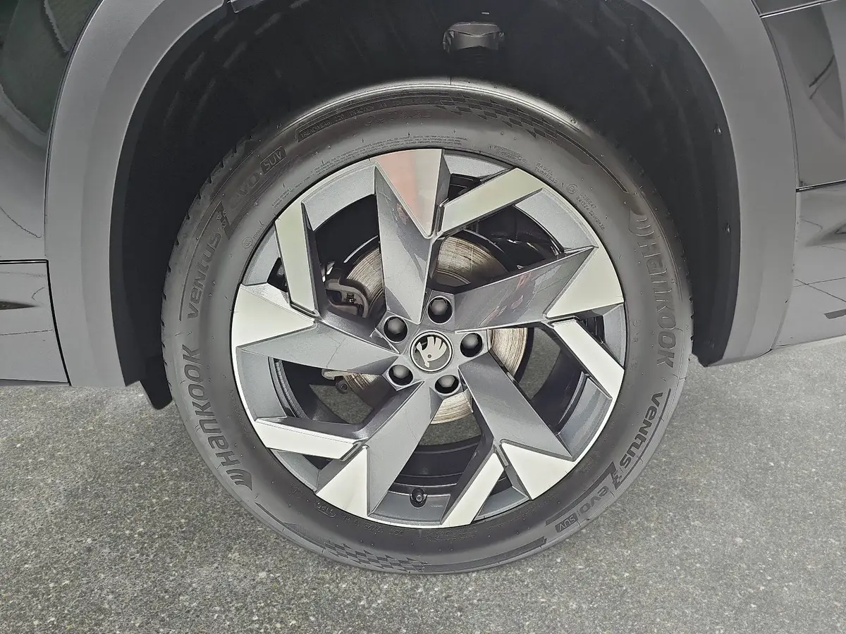 SKODA KODIAQ 1.5 TSI DSG SPORTLINE NAVI LED PANO 7-SITZE KAMERA