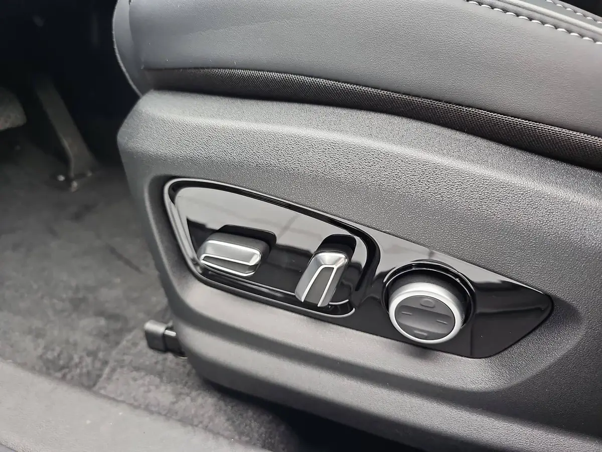-SONSTIGE- J7 1.6 TGDI 7DCT AWD EXCLUSIV NAVI LED LM19