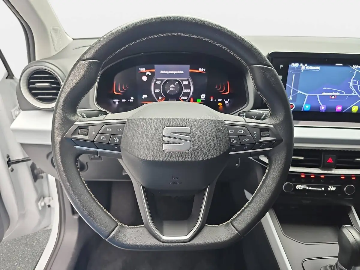 SEAT ARONA 1.0 TSI DSG STYLE NAVI LED PDC LM
