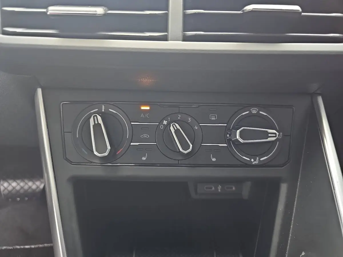 VW POLO 1.0 TSI DSG LIFE NAVI LED APP-CONNECT