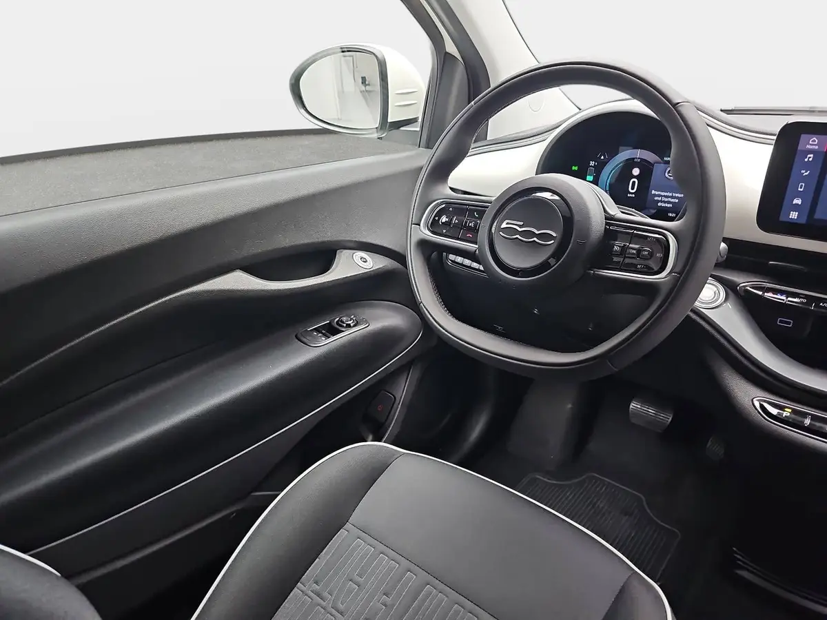 FIAT 500C ELEKTRO 42 KWH APPLE CARPLAY/ANDROID AUTO, DAB+