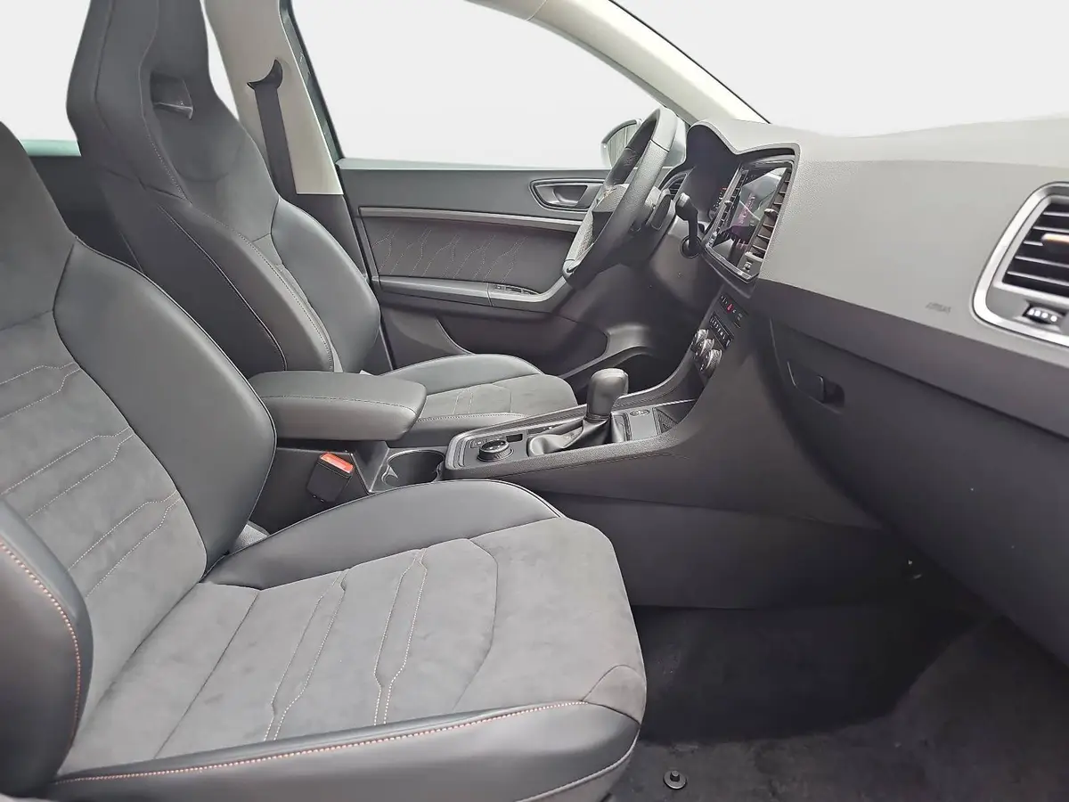 CUPRA ATECA 1.5 TSI DSG NAVI LED ACC PANO EL.HECKKLAPPE WINTER