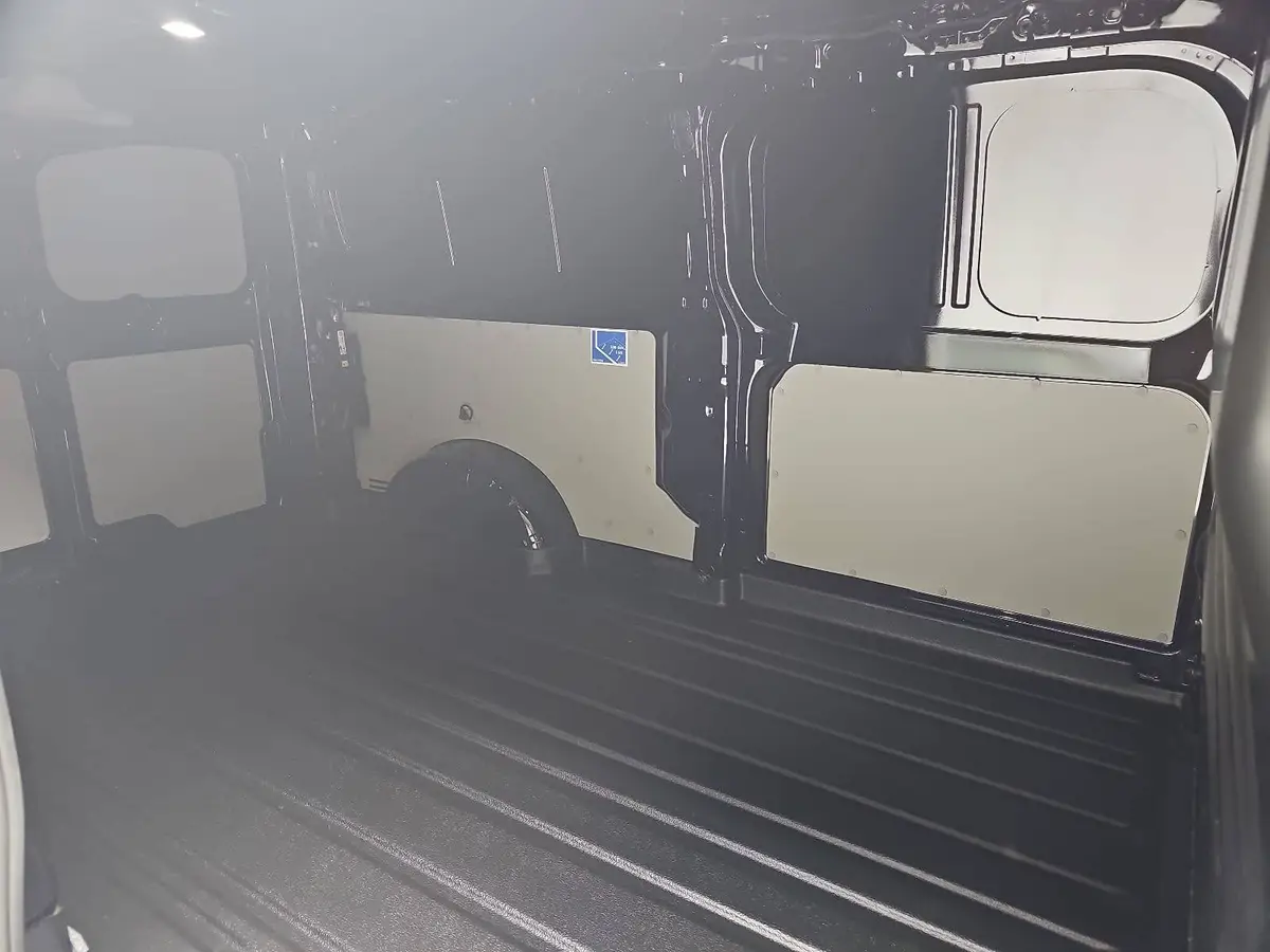 VW T7 TRANSPORTER 2.0 TDI DSG KASTEN L2H1 NAVI LED ACC WINTER 3-S KA