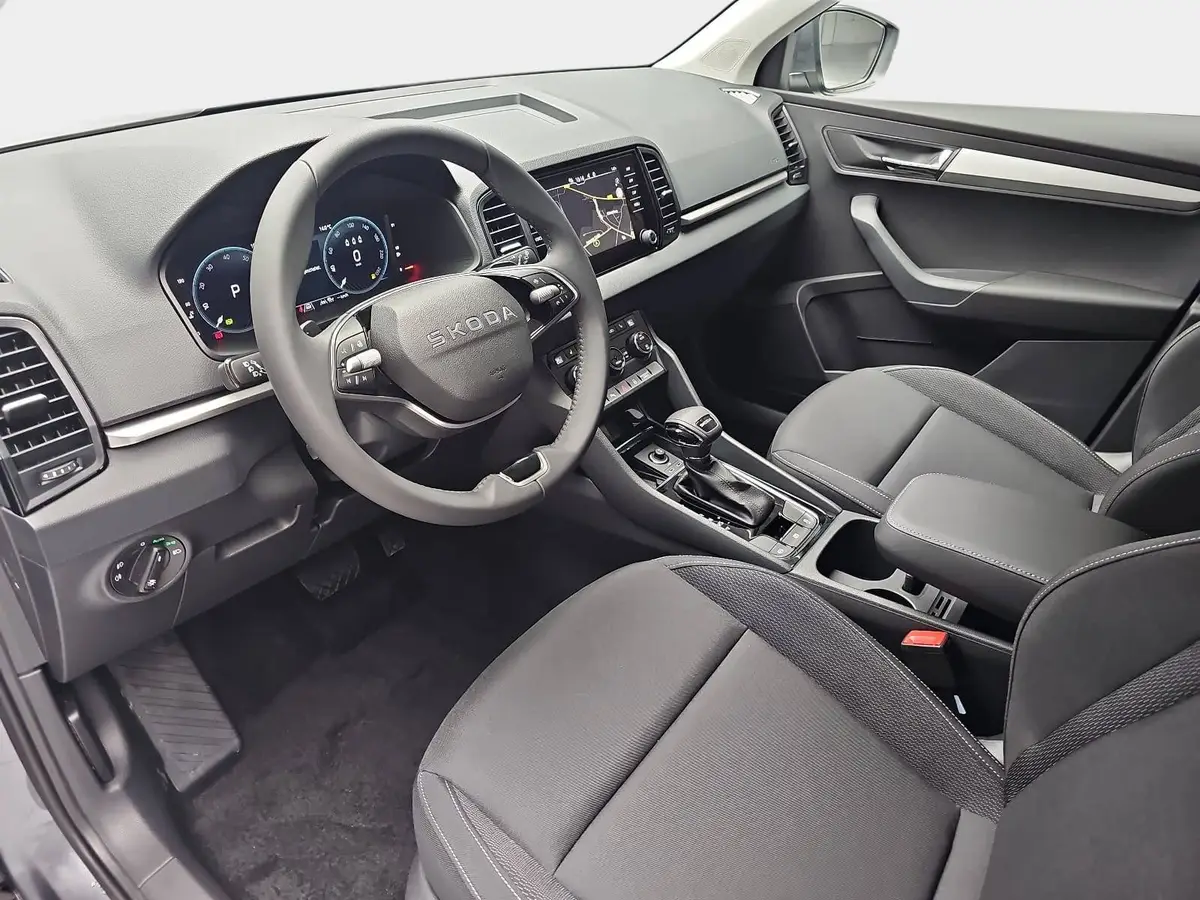 SKODA KAROQ 1.5 TSI DSG SELECTION LED ACC AHK