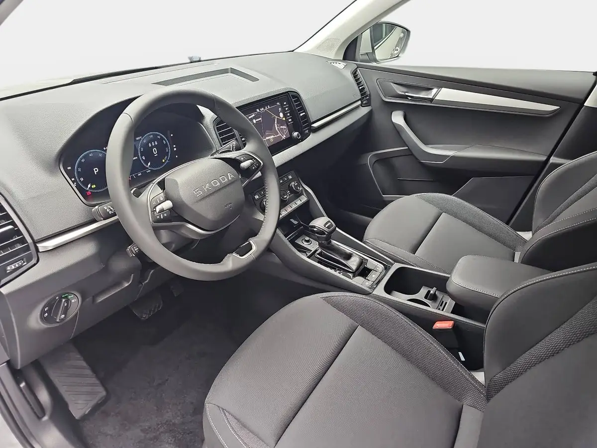 SKODA KAROQ 1.5 TSI DSG SELECTION LED ACC AHK