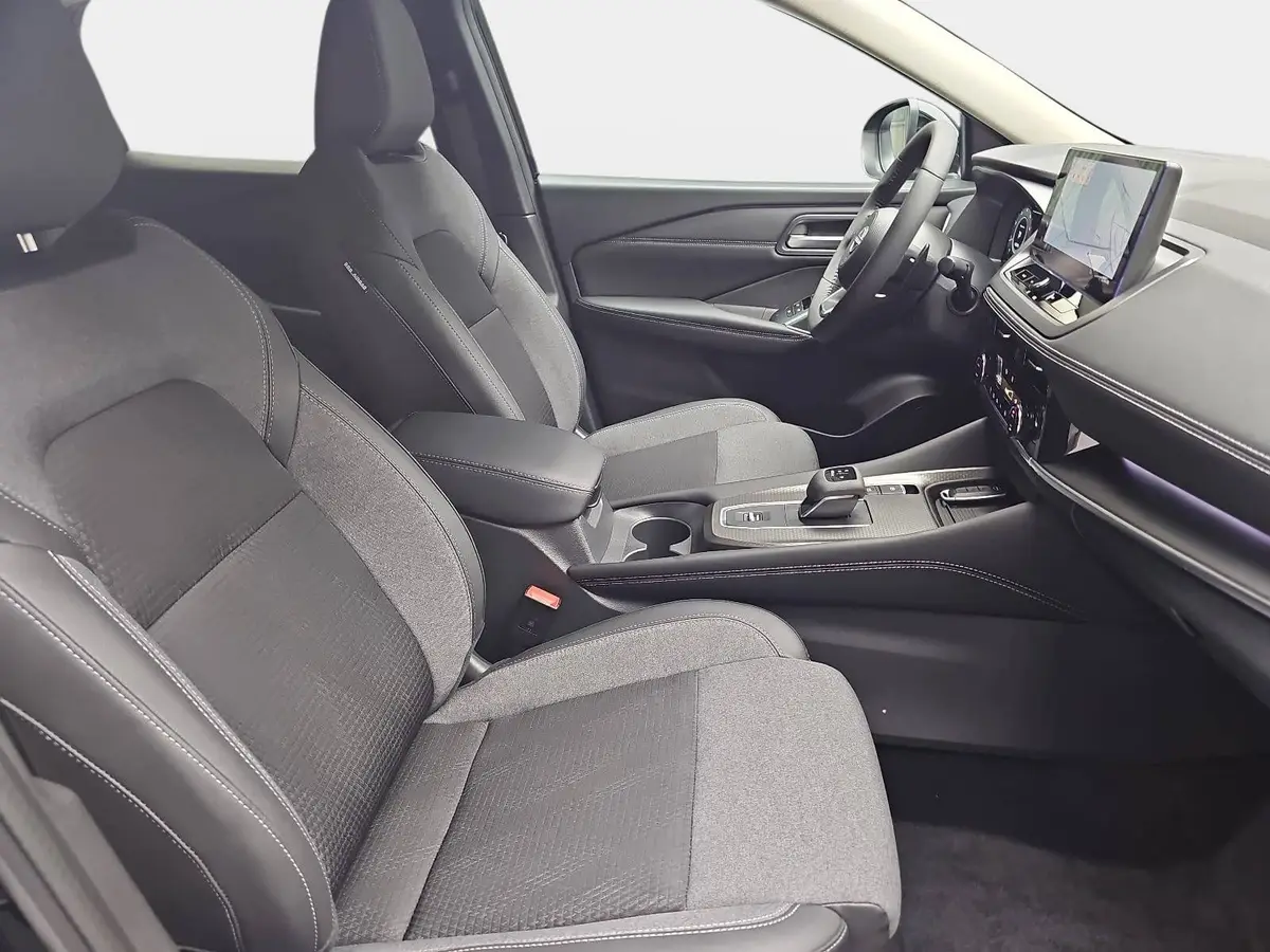 NISSAN QASHQAI 1.3 DIG-T XTRONIC N-CONNECTA PANO WINTER