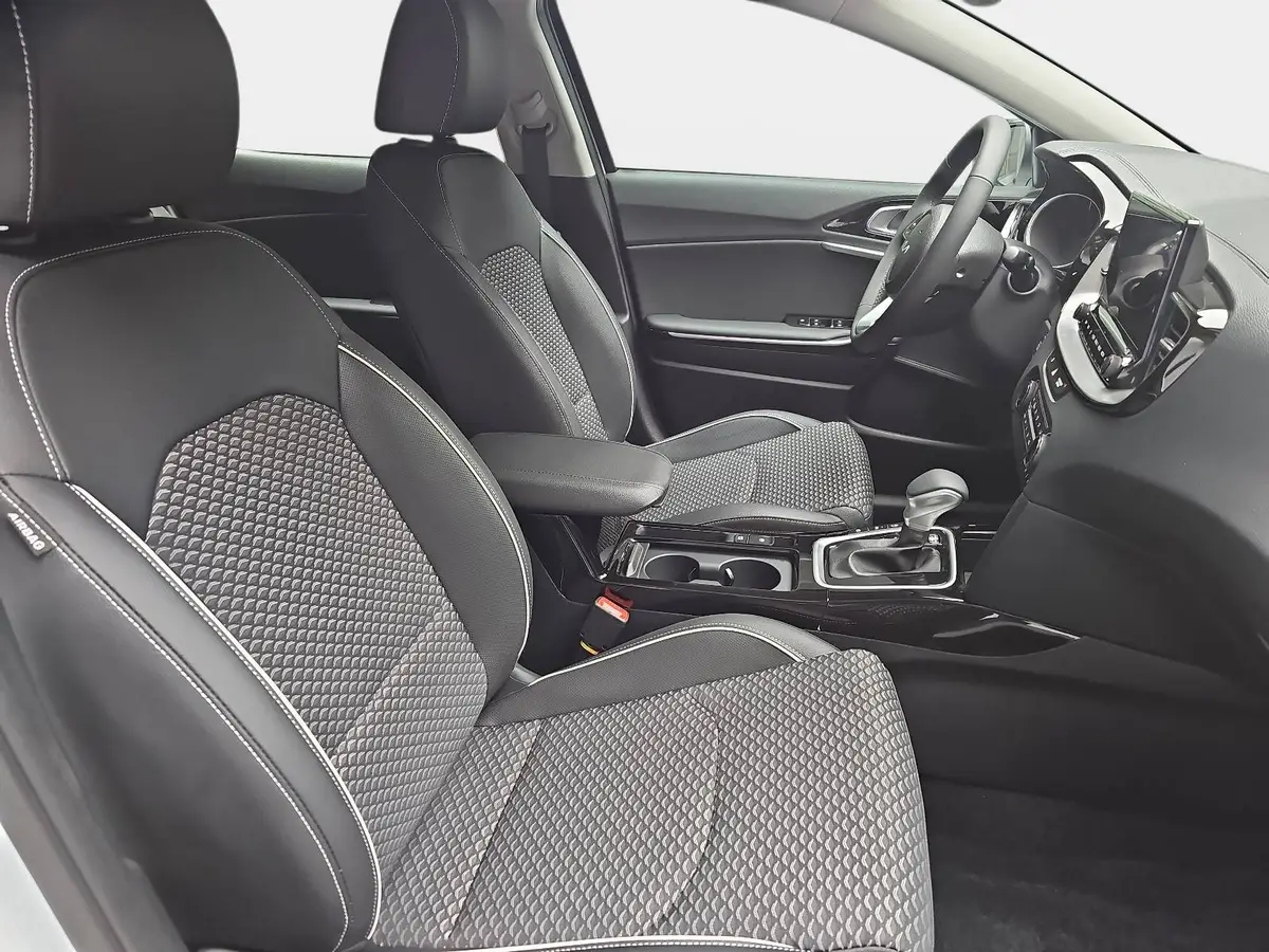 KIA XCEED 1.6 T-GDI 150 DCT SPIRIT MJ26 XCLUSIVE