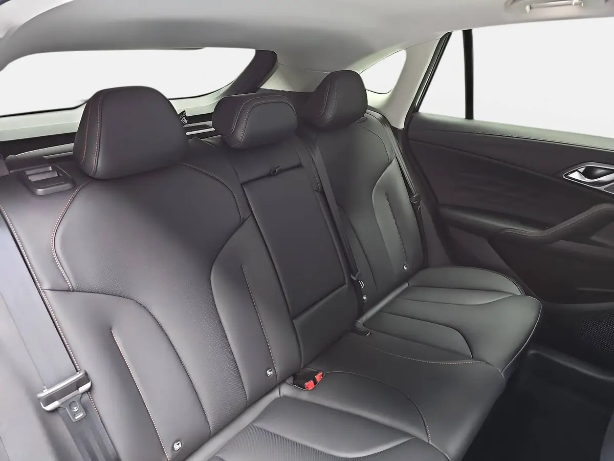 MG HS 1.5 PLUG-IN-HYBRID LUXURY LEDER 360-GRAD-KAMERA 19-ZOLL-LM