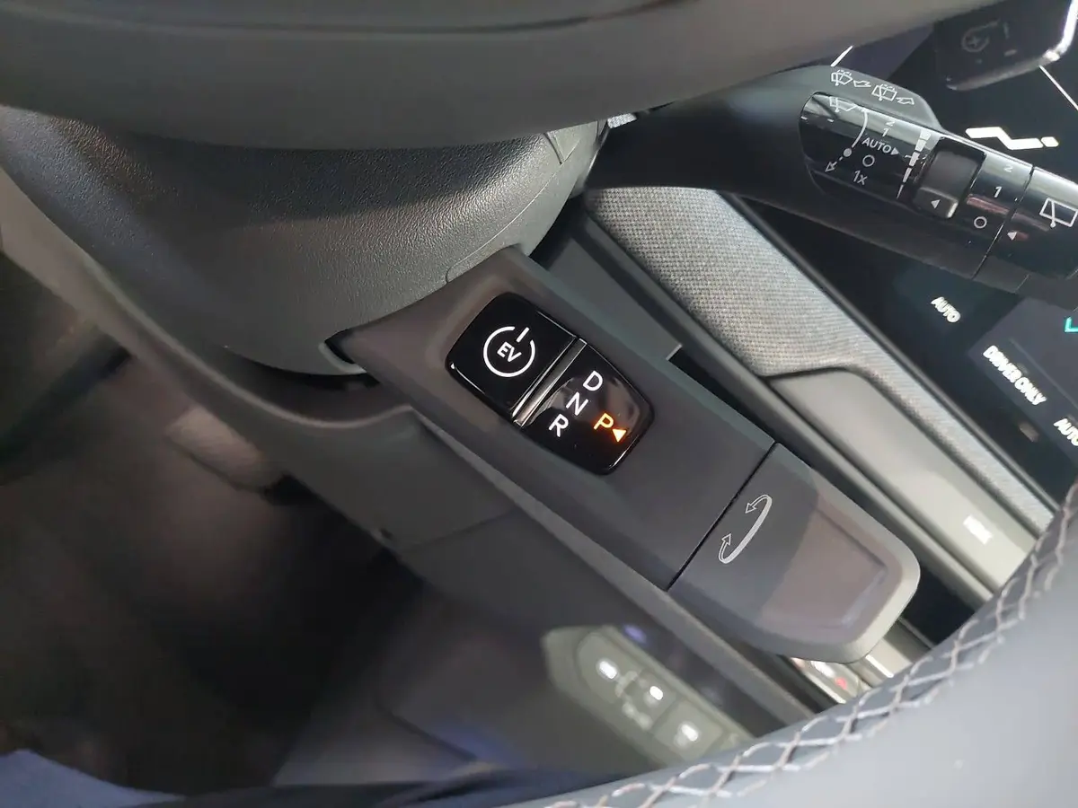 KIA EV3 81.4 KWH EARTH MJ26 WINTER BUSIN. UPGRADE DRIVEWISE-PARK DESIGN SOUND
